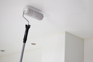 Het perfect schilderen van je plafond in enkele eenvoudige stappen